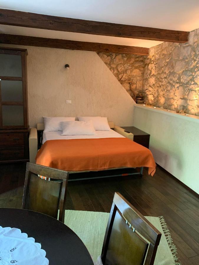 Apartments Smit Крес Екстериор снимка