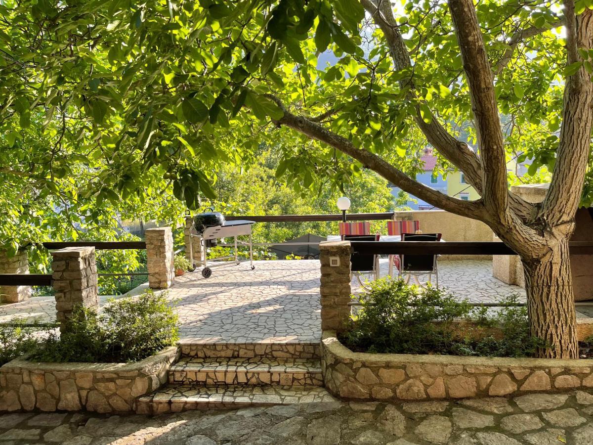 Apartments Smit Крес Екстериор снимка