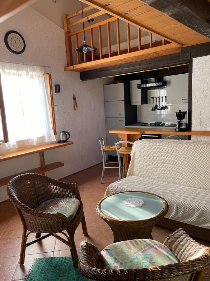 Apartments Smit Крес Екстериор снимка