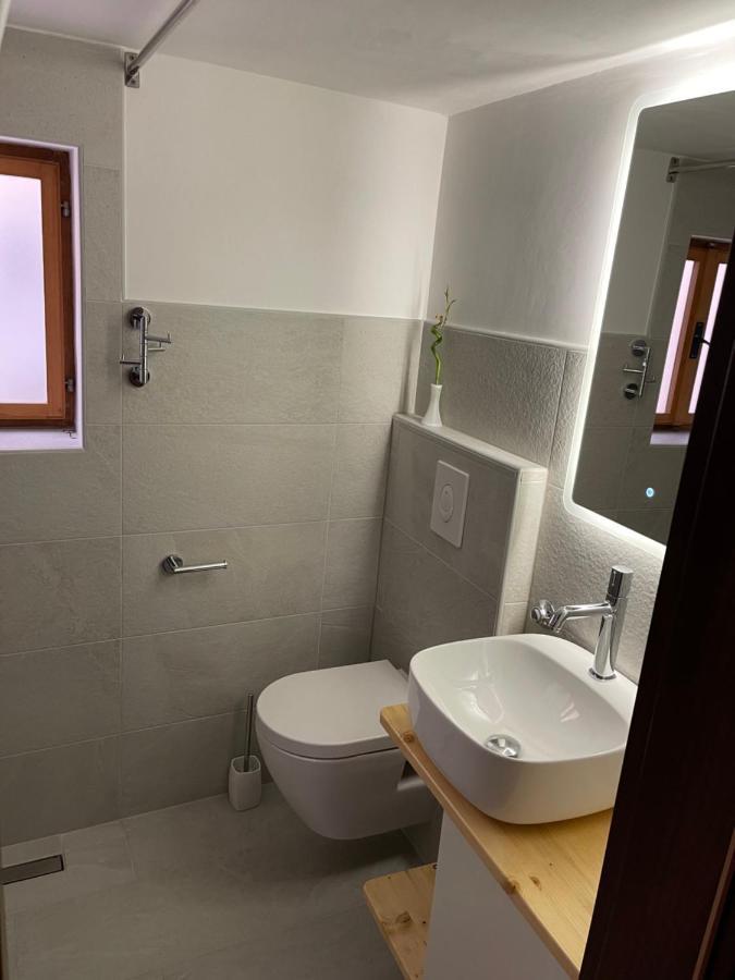 Apartments Smit Крес Екстериор снимка